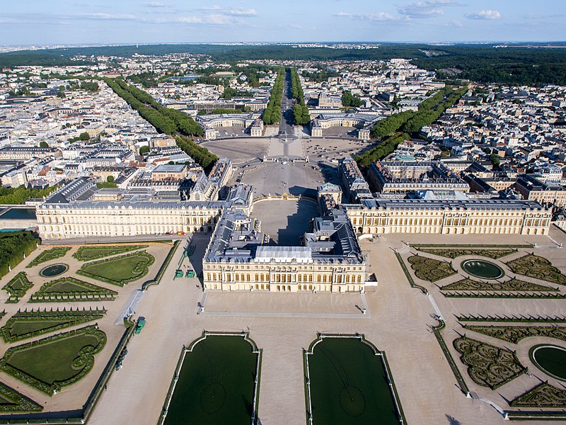 an image of the Palace of Versailles